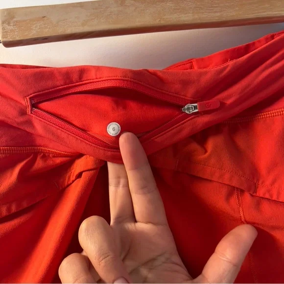 Lululemon Speed Up Short 2.5" size 8 - Picture 10 of 12